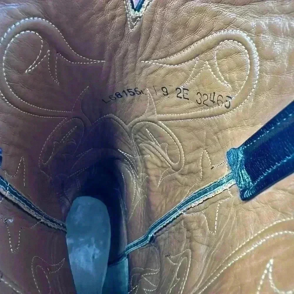 Lucchese Baker Cowhide Black Medium Round Toe 9 2E